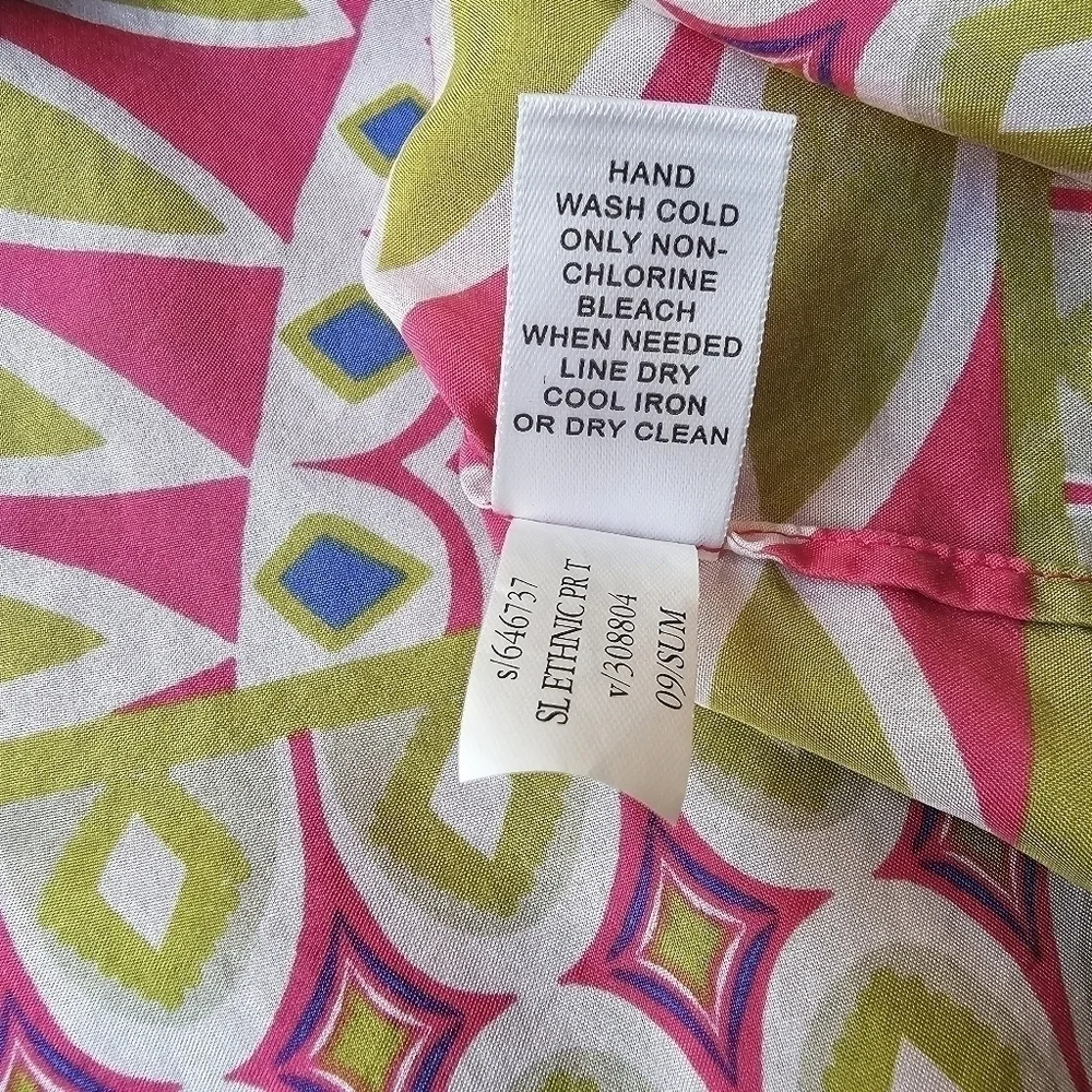 100% Silk Geometric Print Pink And Green Bib Front Banana Republic Top, Size XS - Picture 6 of 9